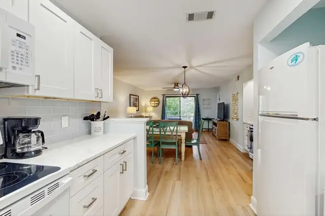 Kitchen at Fiddler’s Cove 27E